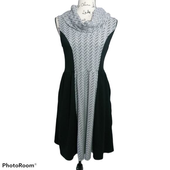Modcloth Standing at the Edgy Jersey Dress M - Picture 2 of 8